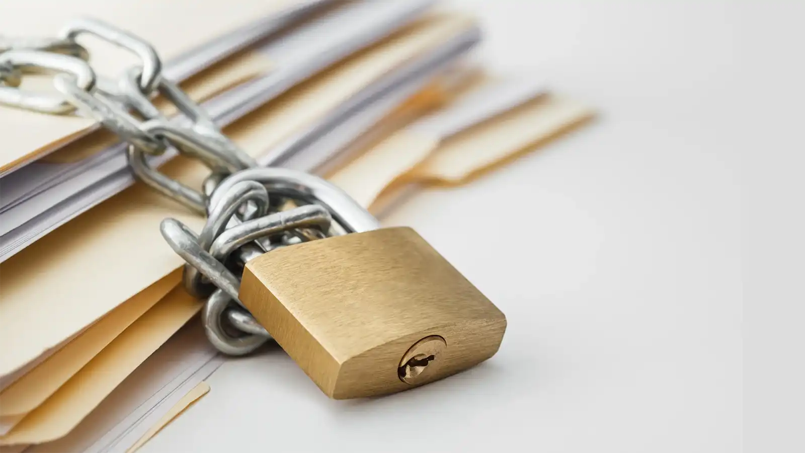 lock and chain photo for security
